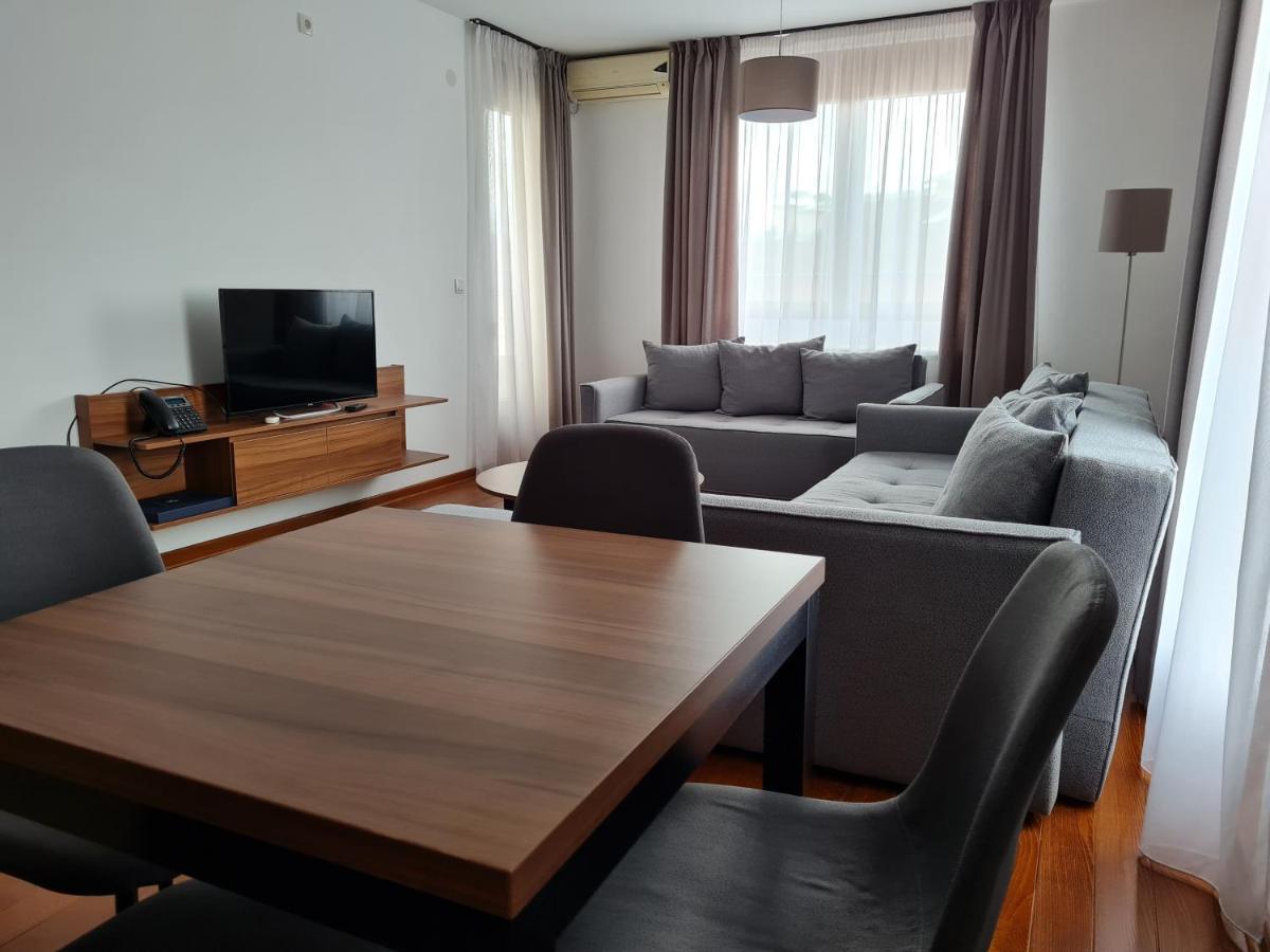 Appartamento Apartman Esperanza Vrnjačka Banja Esterno foto