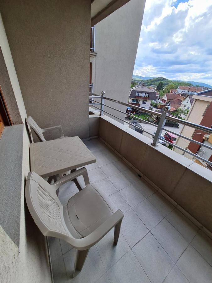 Appartamento Apartman Esperanza Vrnjačka Banja Esterno foto